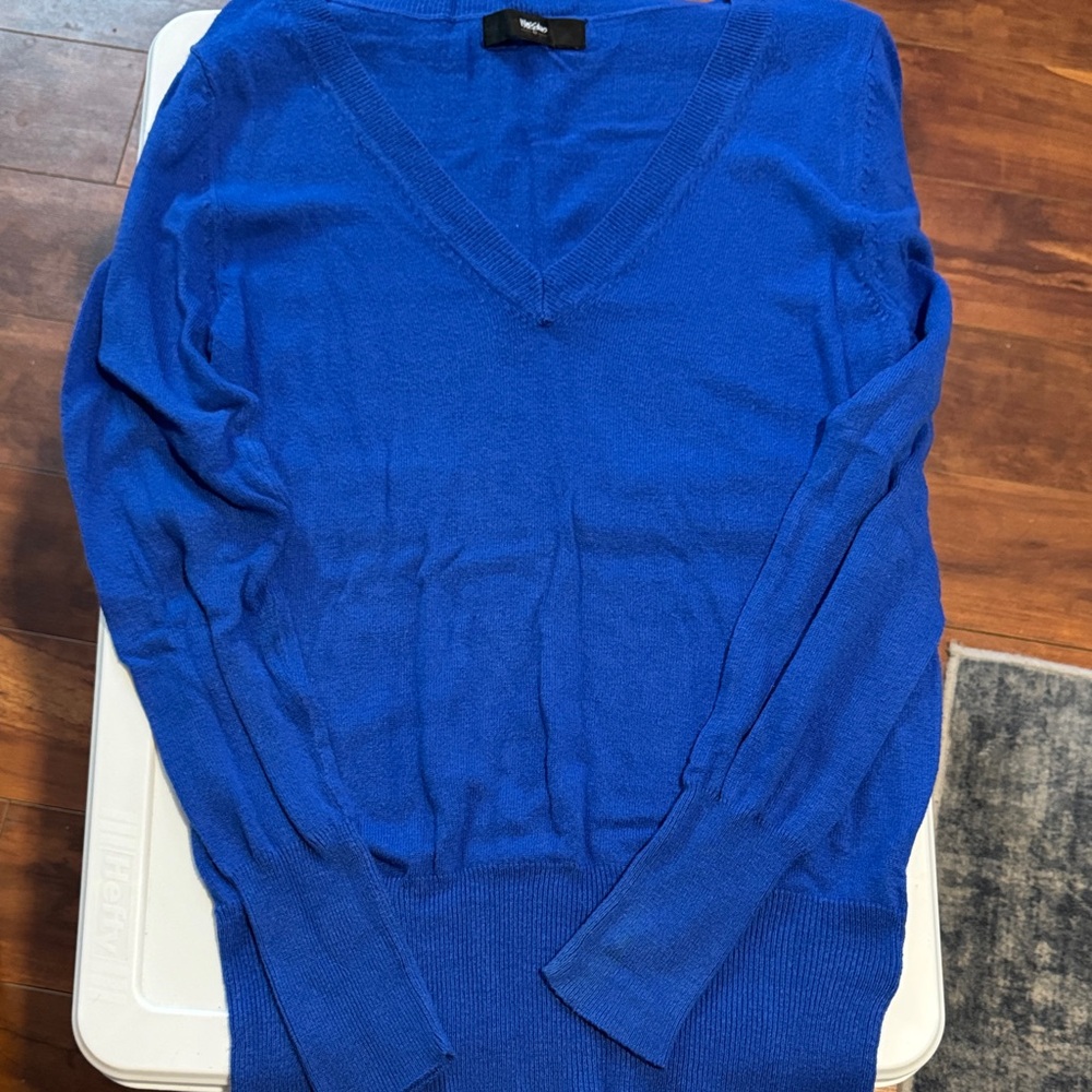 Women’s Blue V-Neck Sweater